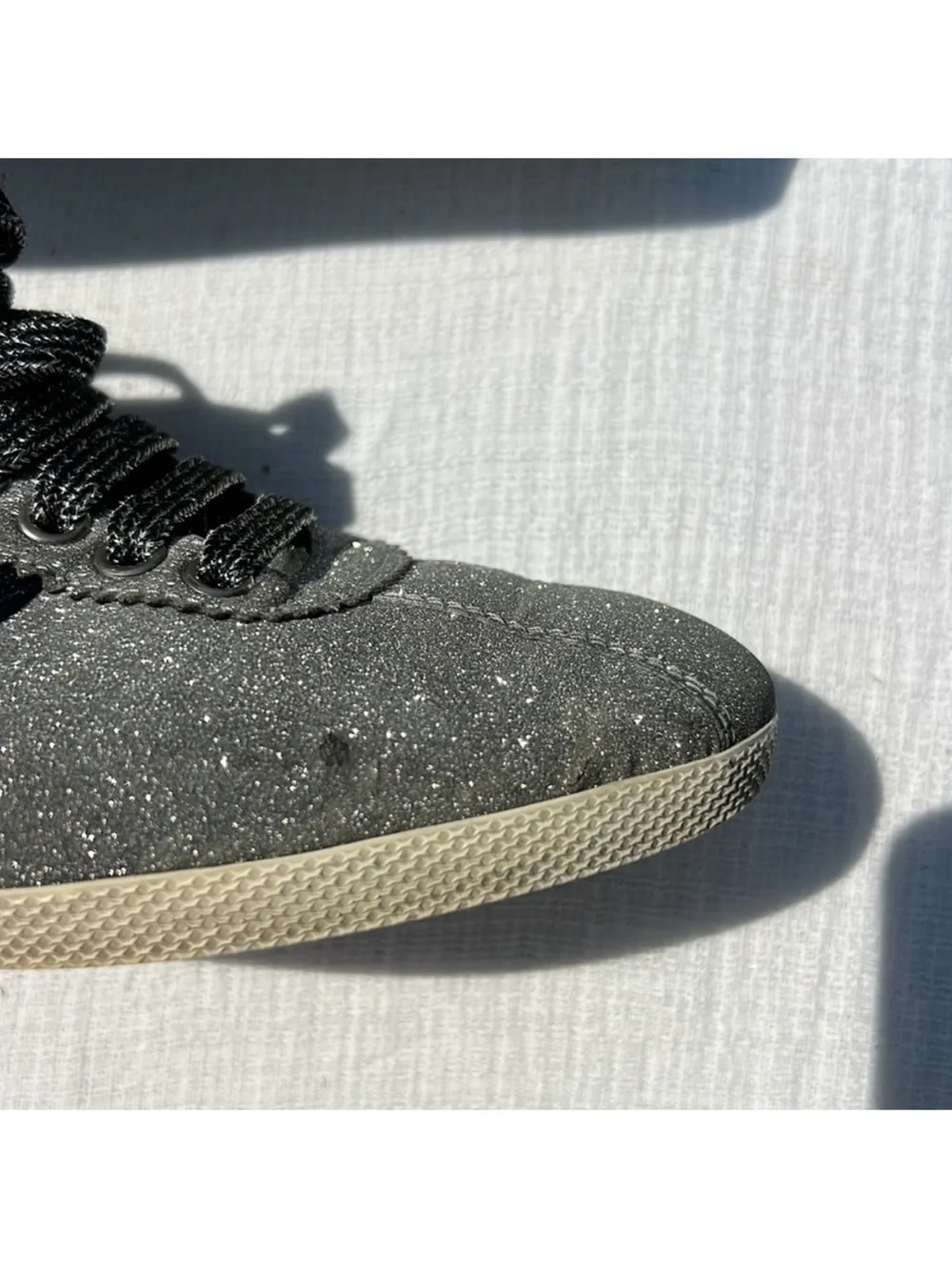 $895 Gucci Metallic Silver Glitter Bambi Web Detail Studded Low Top Sneakers 9